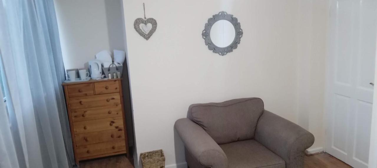 Comfortable Double Room Londra Esterno foto