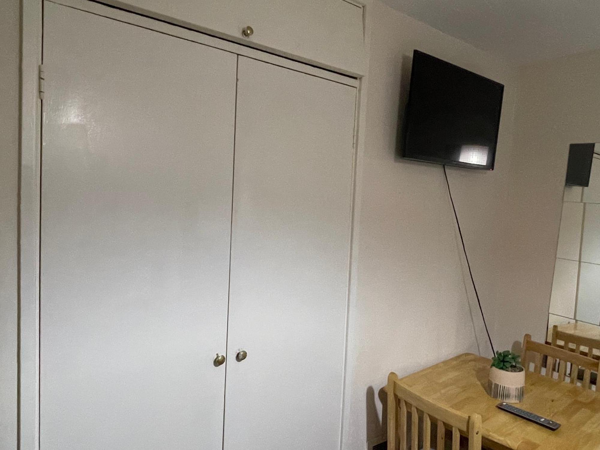 Comfortable Double Room Londra Esterno foto